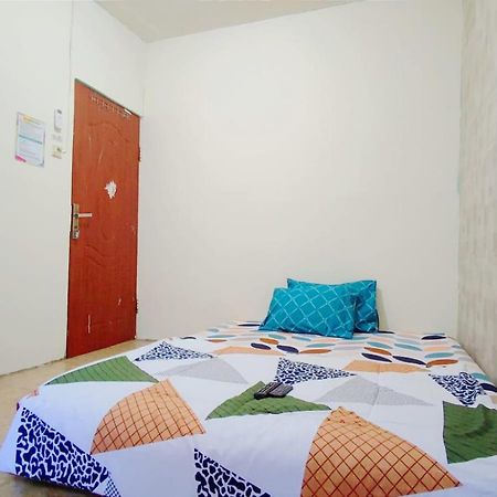 West Surabaya Homey Exterior foto