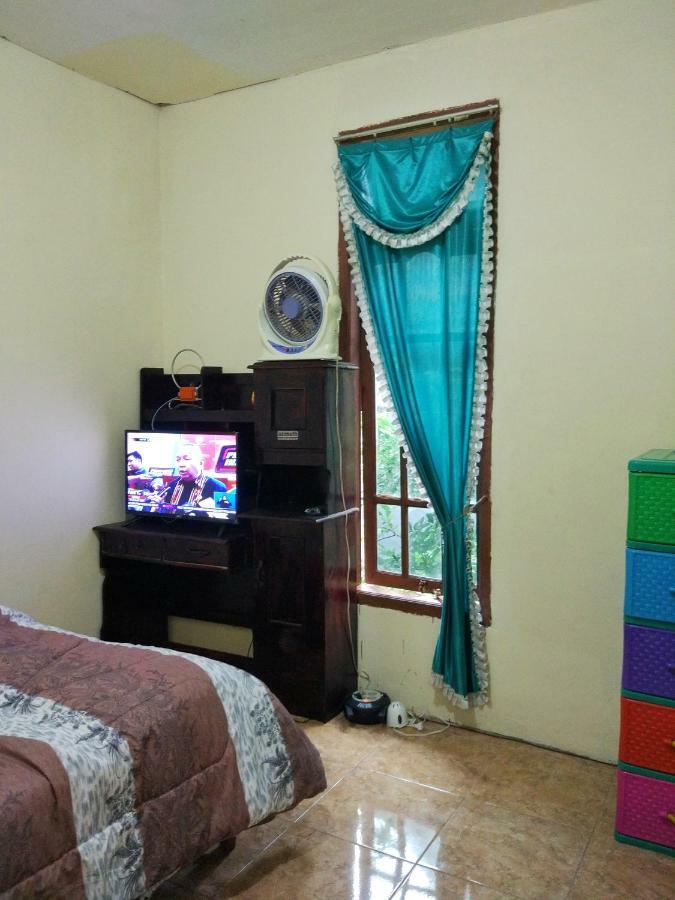 West Surabaya Homey Exterior foto